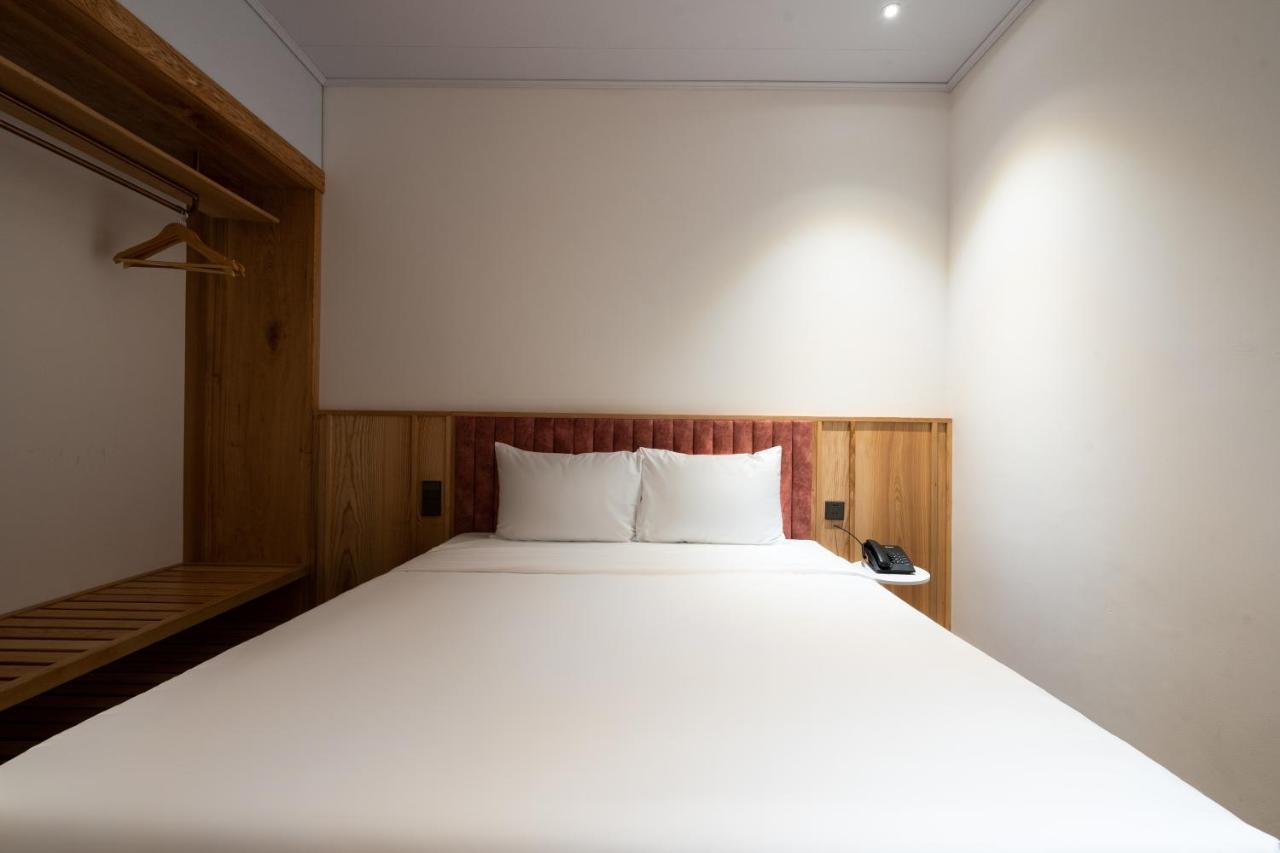 Haven Hut Hotel Хошимин Экстерьер фото